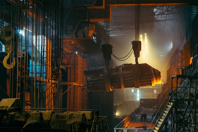 Overhead Bridge Crane in a Factory lifting heavy components